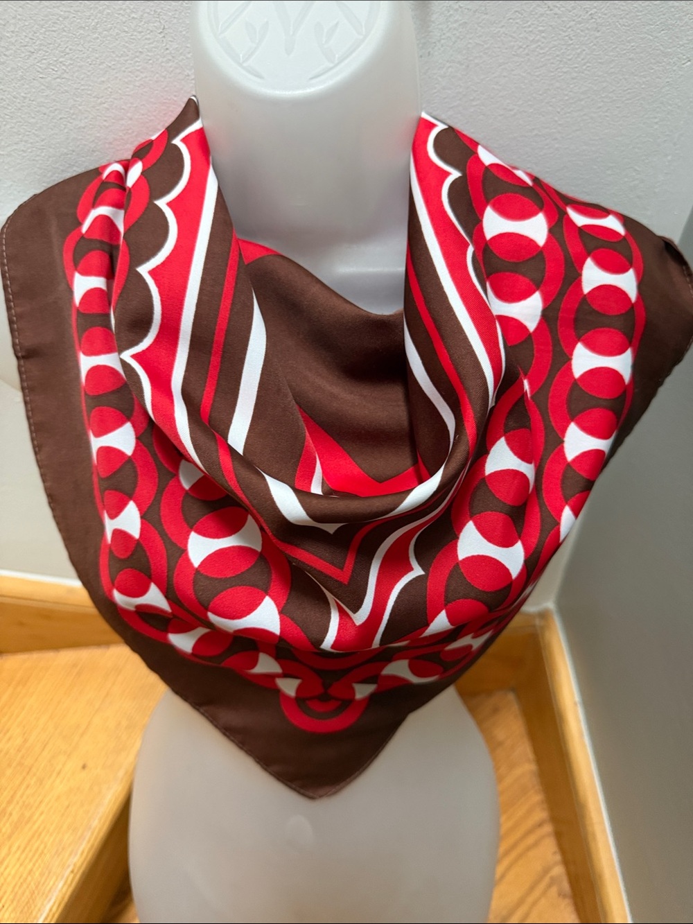 VTG Luxor Geometric Chain Link Square Rain Scarf Brown Red White Water Repellent